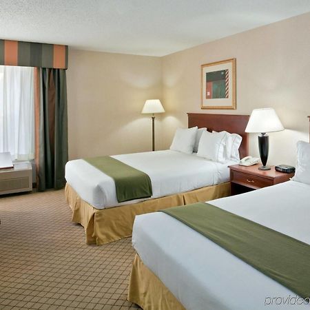 Windsor Inn & Suites Додж-Сити Номер фото