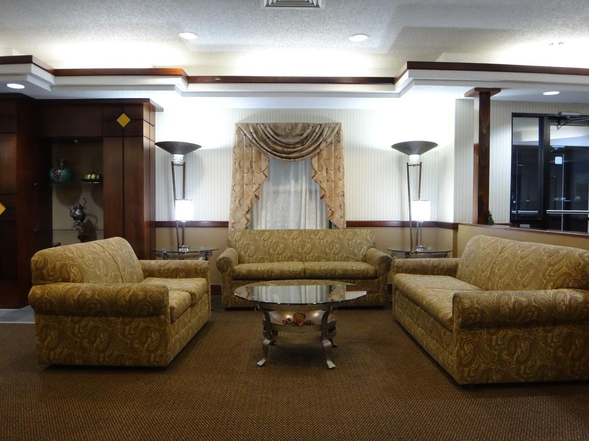 Windsor Inn & Suites Додж-Сити Экстерьер фото