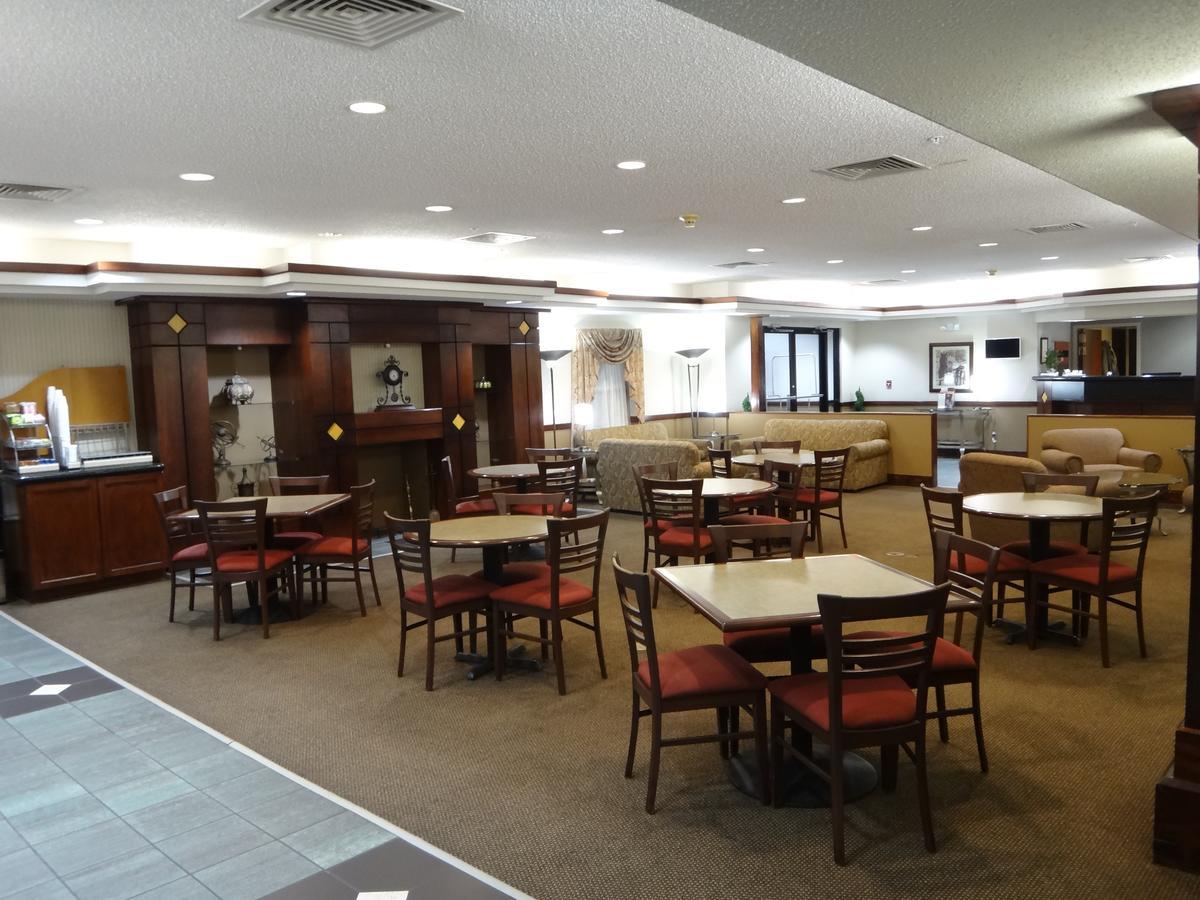 Windsor Inn & Suites Додж-Сити Экстерьер фото
