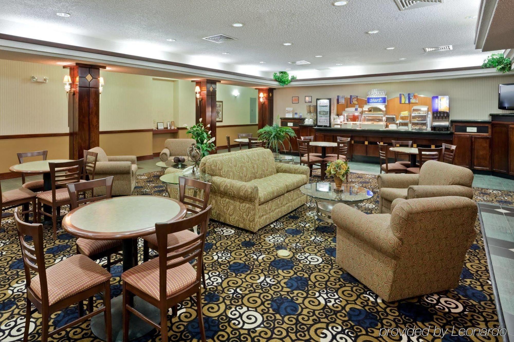 Windsor Inn & Suites Додж-Сити Экстерьер фото