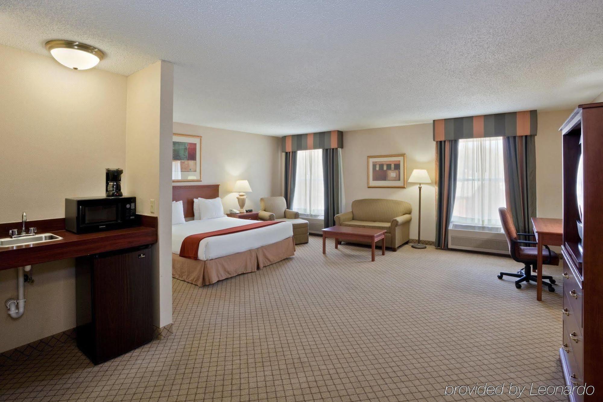 Windsor Inn & Suites Додж-Сити Экстерьер фото
