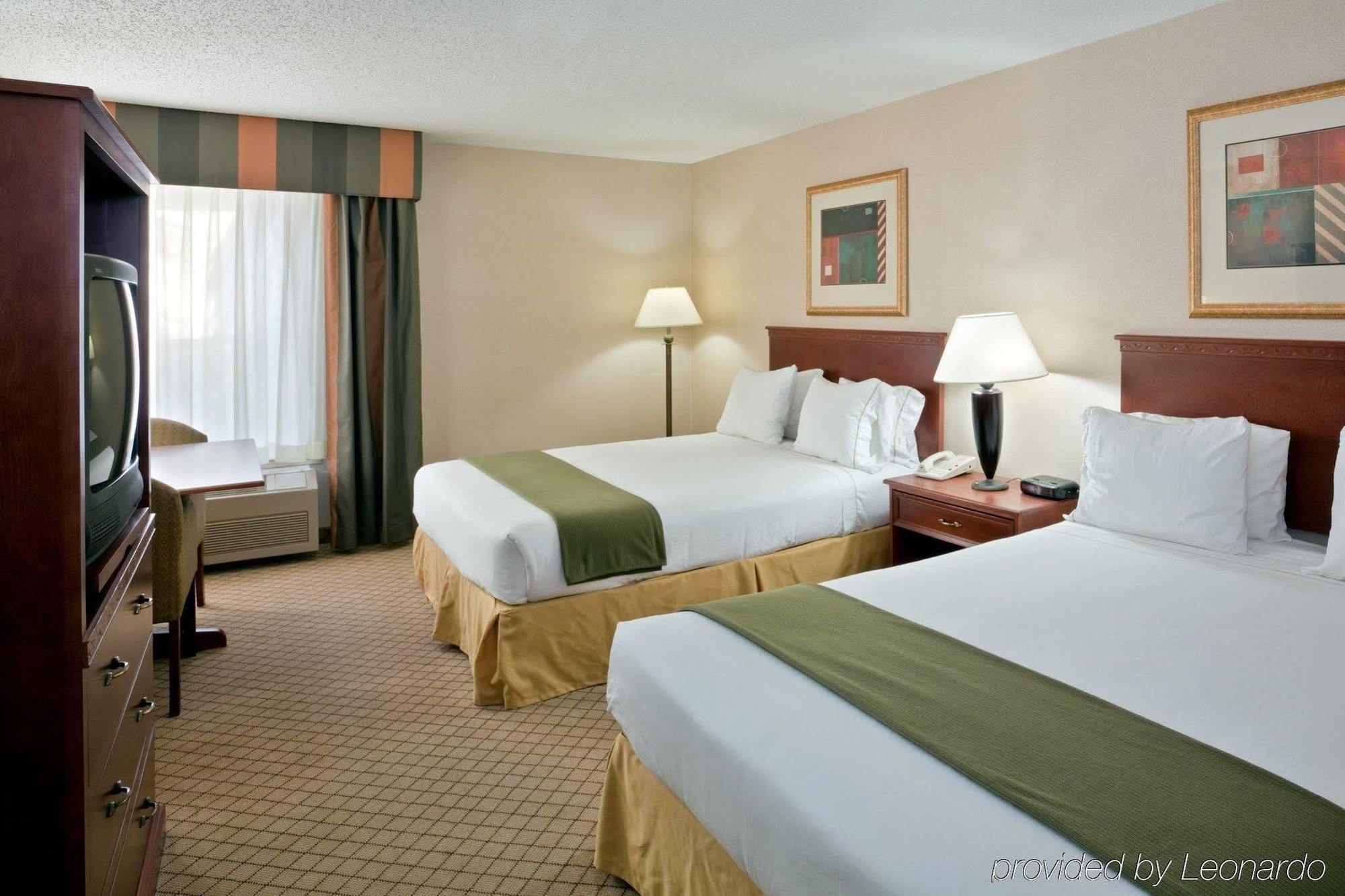 Windsor Inn & Suites Додж-Сити Номер фото