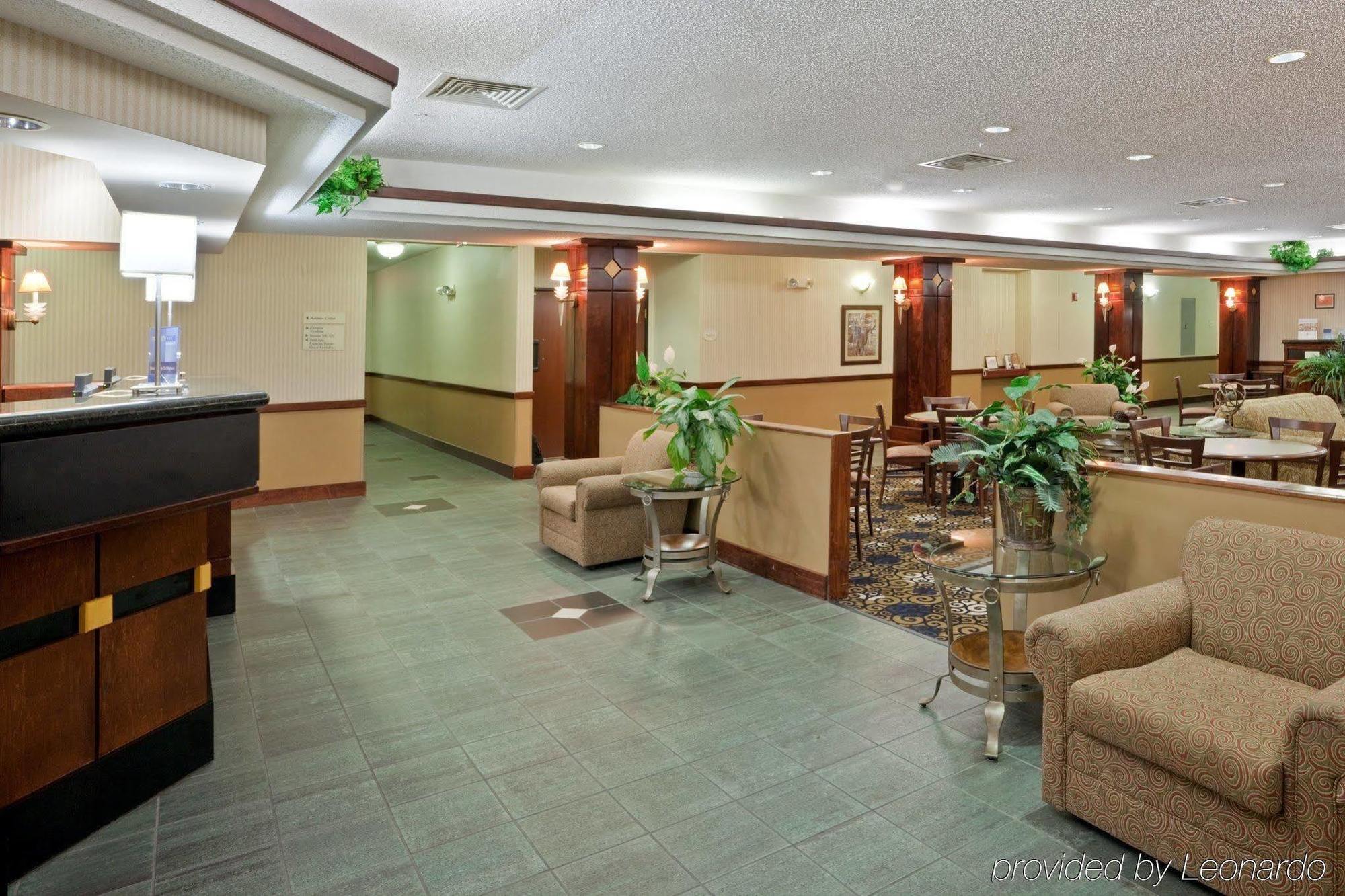 Windsor Inn & Suites Додж-Сити Экстерьер фото